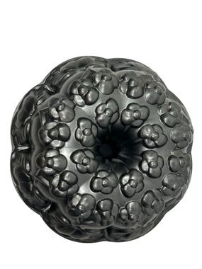 Nordic Ware Violet Fields Bundt Pan Pewter Gray Nonstick Retired Mold size 10”